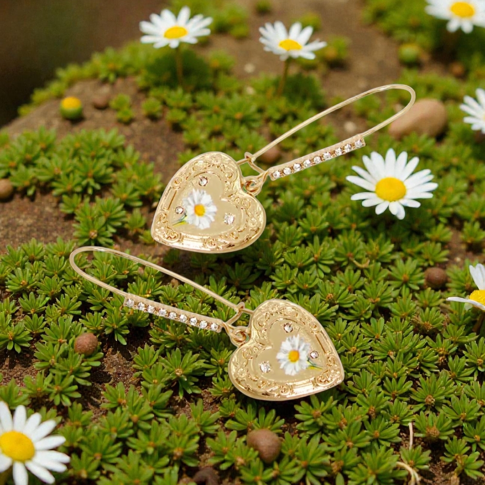 NEW Betsey Johnson Women's Sweetheart Daisy Heart Dangle Earrings Gold Tone NWT - Picture 2 of 5